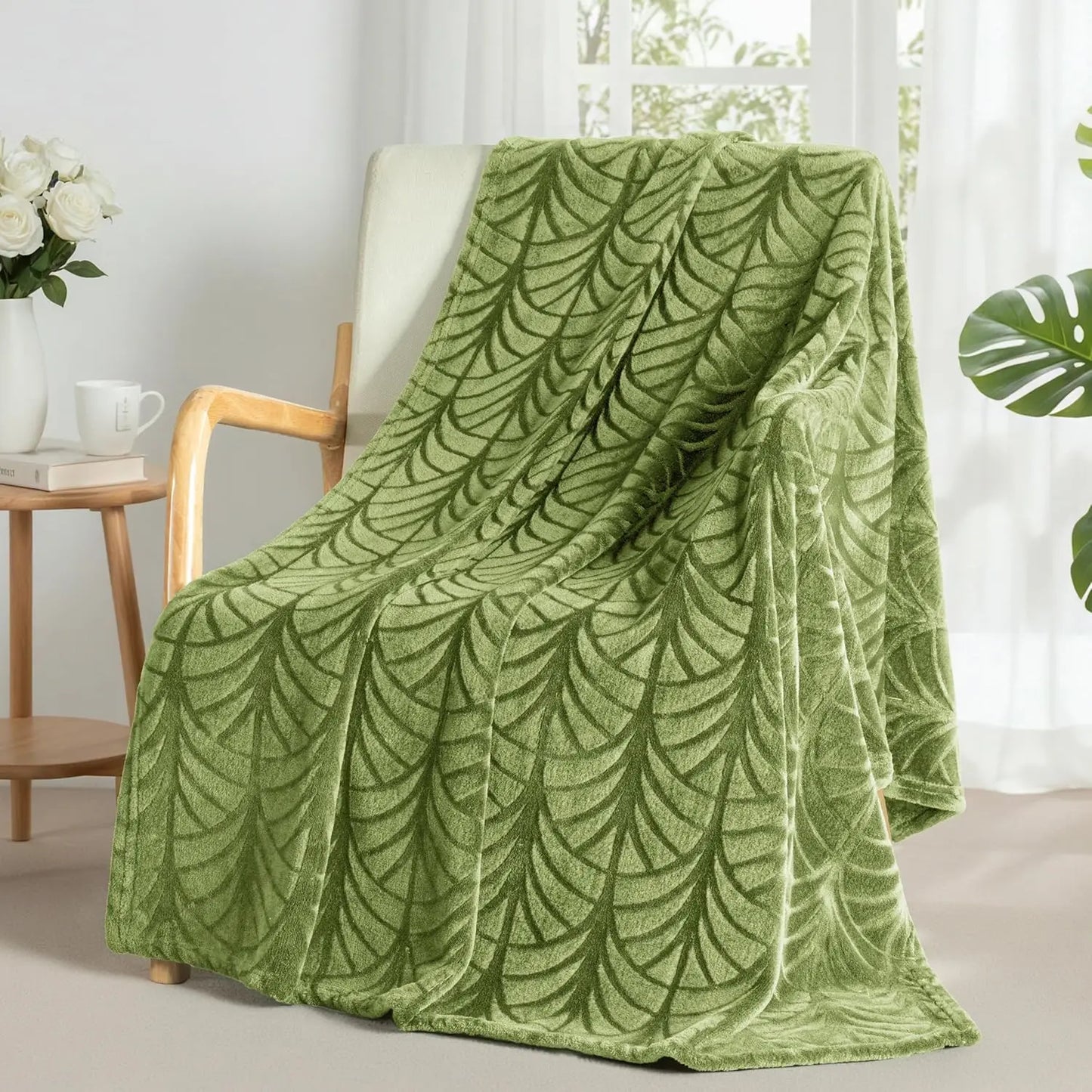 Soft Flannel Fleece Throw Blanket, Vintage Pattern for Couch, Warm Lightweight 50x60 Inch Olive Green