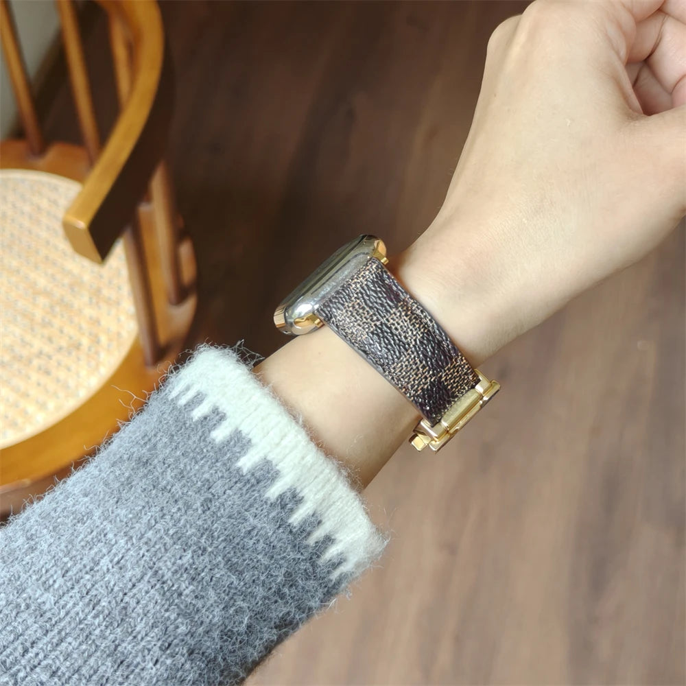 Leather Magnetic Apple Watch Strap Band for Unisex Comfort