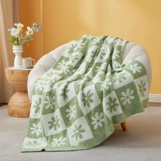 Checkered Blanket, Sage Green Flower Throw Blanket for Couch Plaid Microfiber Fluffy Warm Cozy Fuzzy Soft Throw Blanket